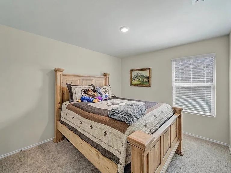 2313 Sandhill Ct — Photo 13