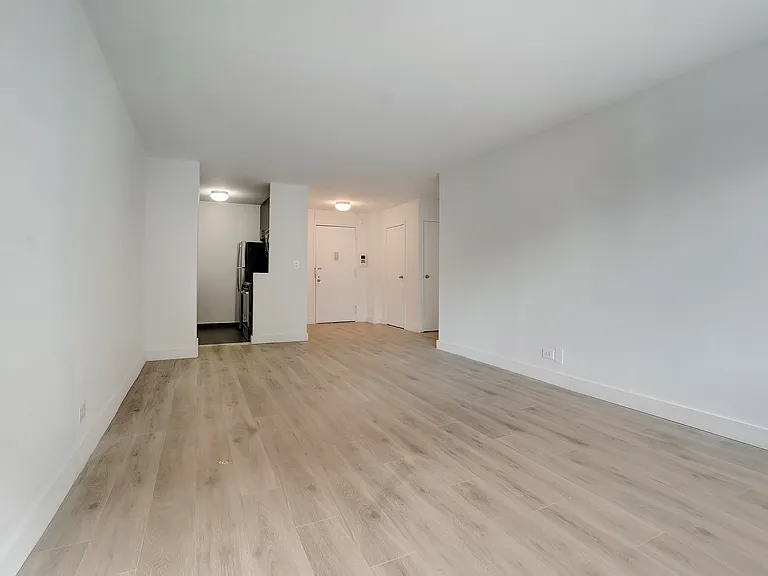 300 Mercer St #16L — Photo 4