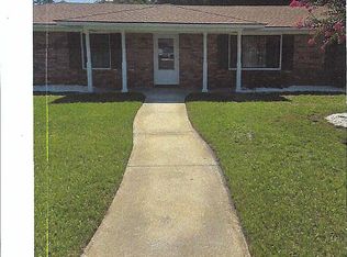 99 Camp Ln, Brunswick, GA 31525