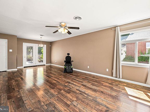 4th image of 103 Talbot Dr