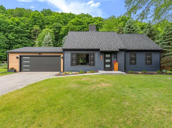 7284 S West Bay Shore Dr, Traverse City, MI 49684