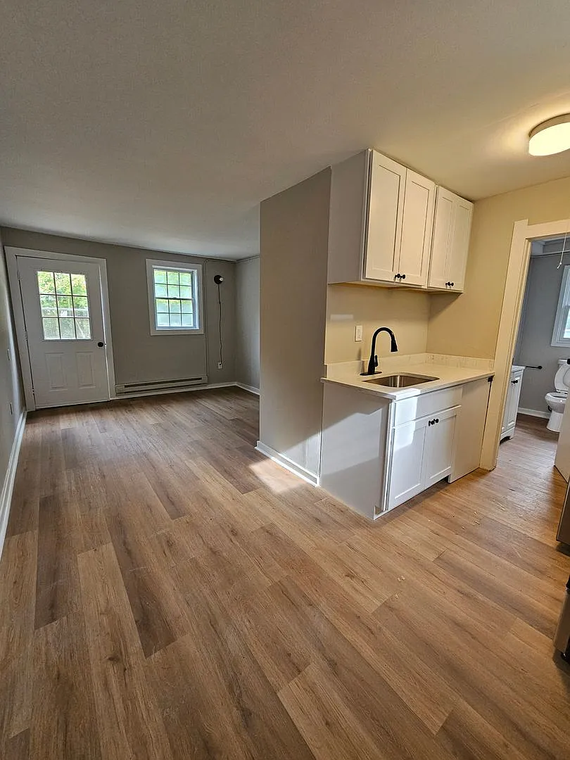 150 S. Winchester St — Photo 2