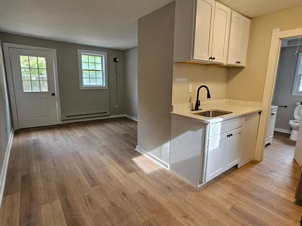 150 S. Winchester St, 150 S Winchester St #4, Swanzey, NH 03446