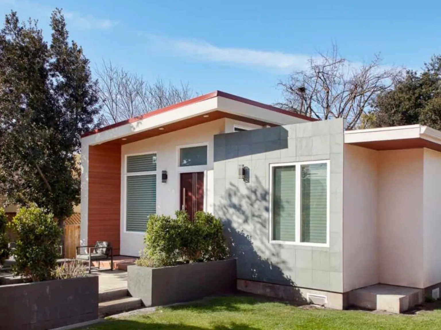 2 bed, 1.5 bath, 1000 sqft, $11,500 — Photo 2