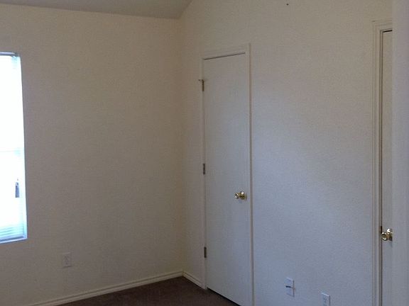 5th image of 4005 Nadine Dr APT D