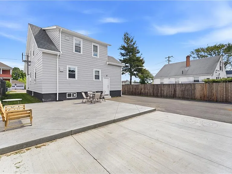 33 Laura St #2 — Photo 37