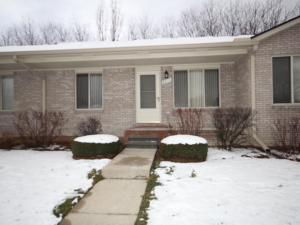 1st image of 22115 Glenwood St #3
