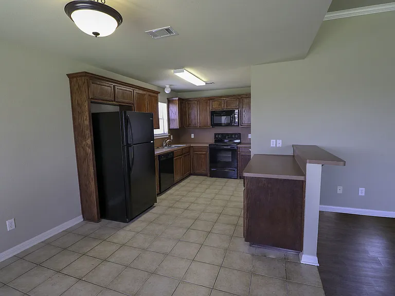 3001 Breton St — Photo 4