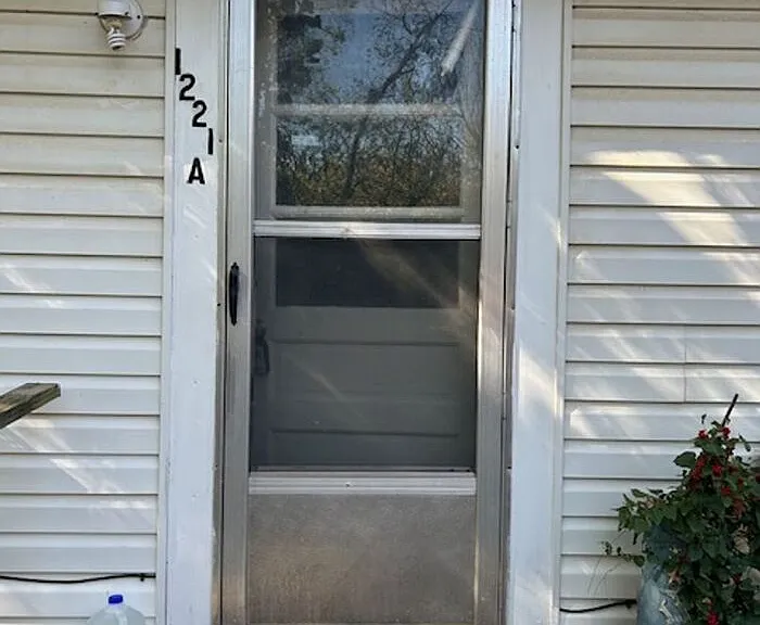 1221 Monnett Ave — Photo 2