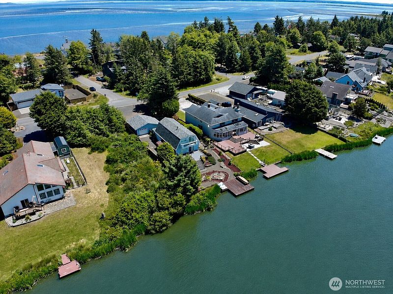 4th image of 417 Duck Lake Drive SE