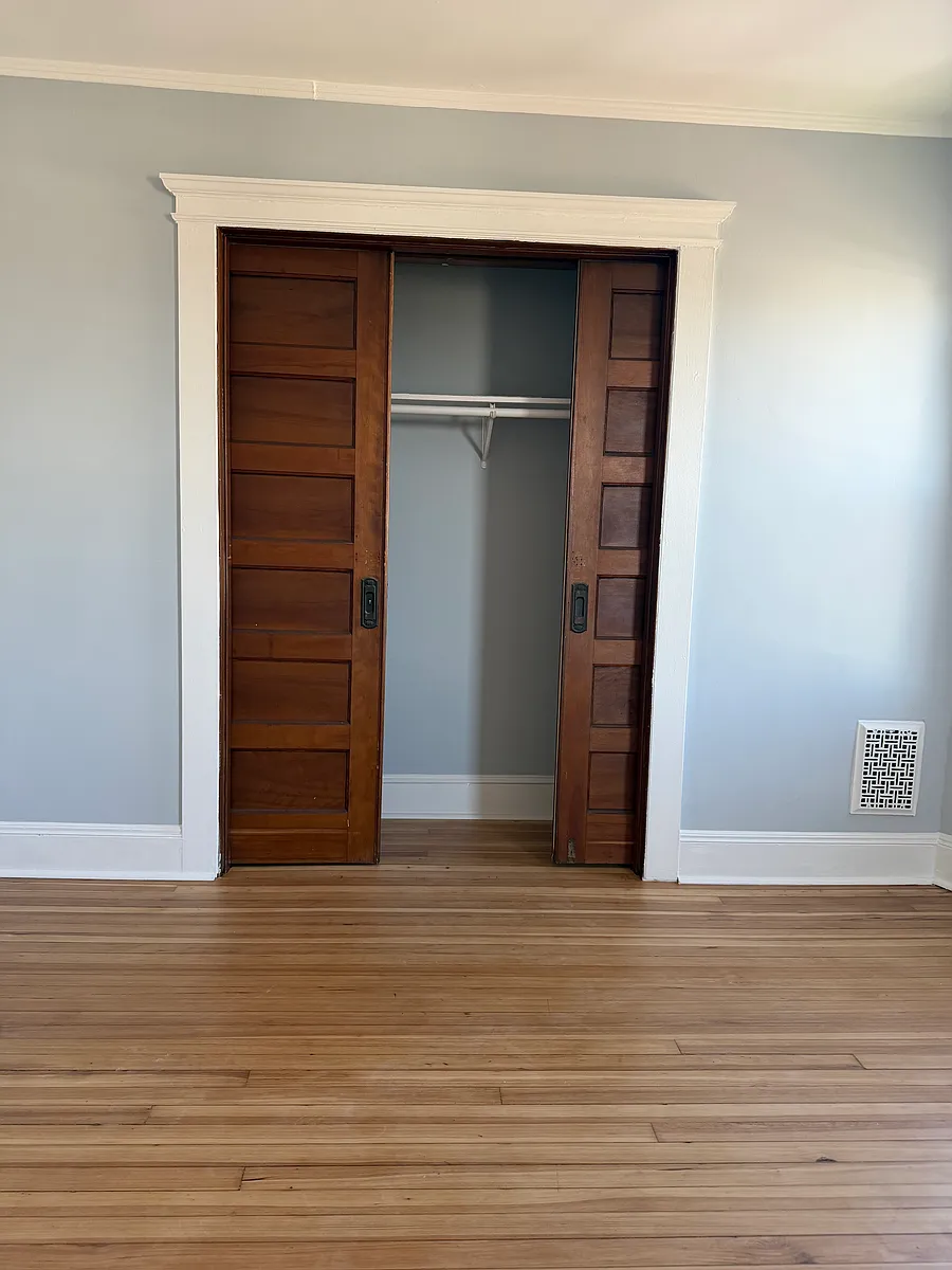Building Photo - 333-337 Ridgefield Ave #1