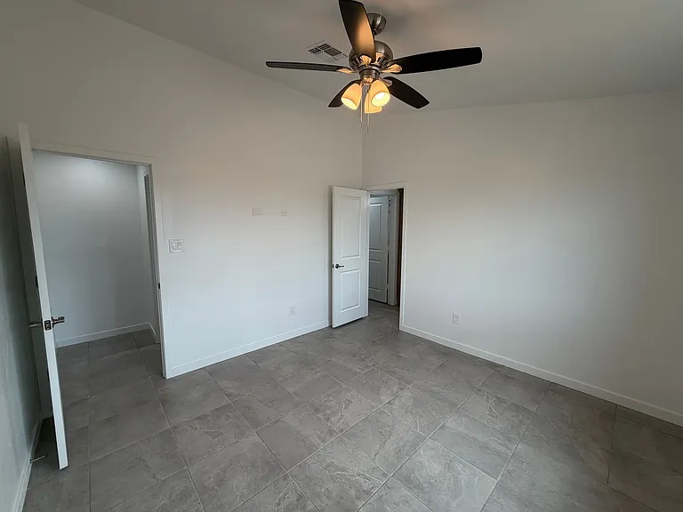 10643 E 46th Ln — Photo 17