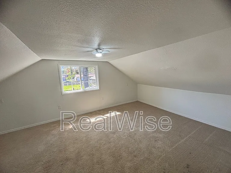 1296 NW Keasey St — Photo 14