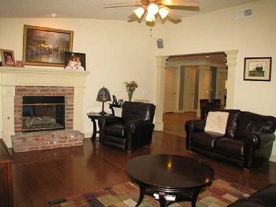 2nd image of 2805 Kerry Ln