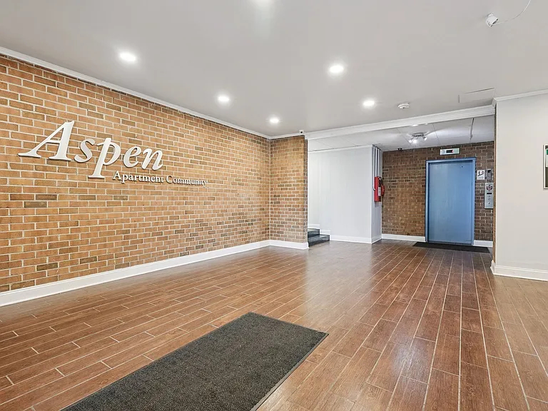 Aspen Apartments — Photo 37
