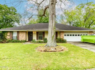 527 Rain Tree Trl, Lafayette, LA 70507