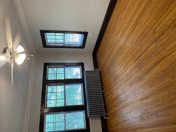 3rd image of 3125 Aldrich Ave S APT 2