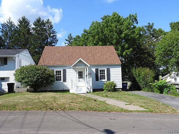 2nd image of 228 Armstrong Pl