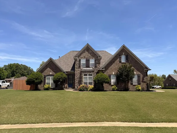 100 Christmas Dr, Atoka, TN 38004