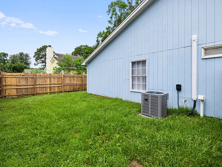 3045 Yorktown Cir — Photo 42