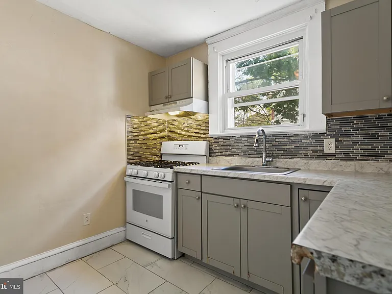 450 Glendale Rd — Photo 8