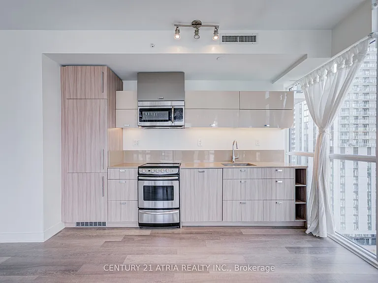 290 Adelaide St W #2404 — Photo 15