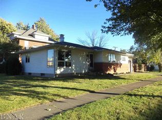 299 N Sycamore St, El Paso, IL 61738