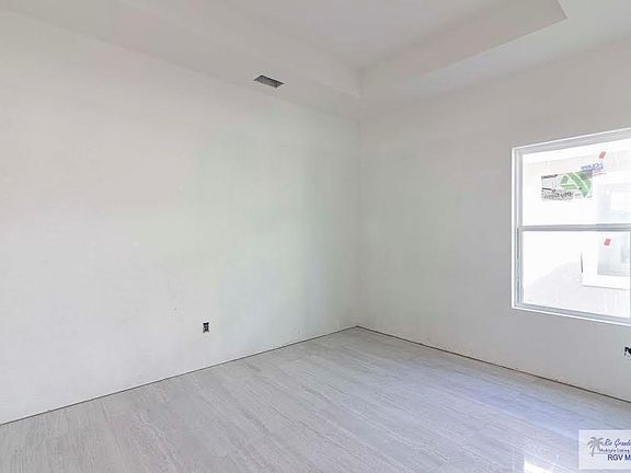 3rd image of 3494 Sandlewood Dr