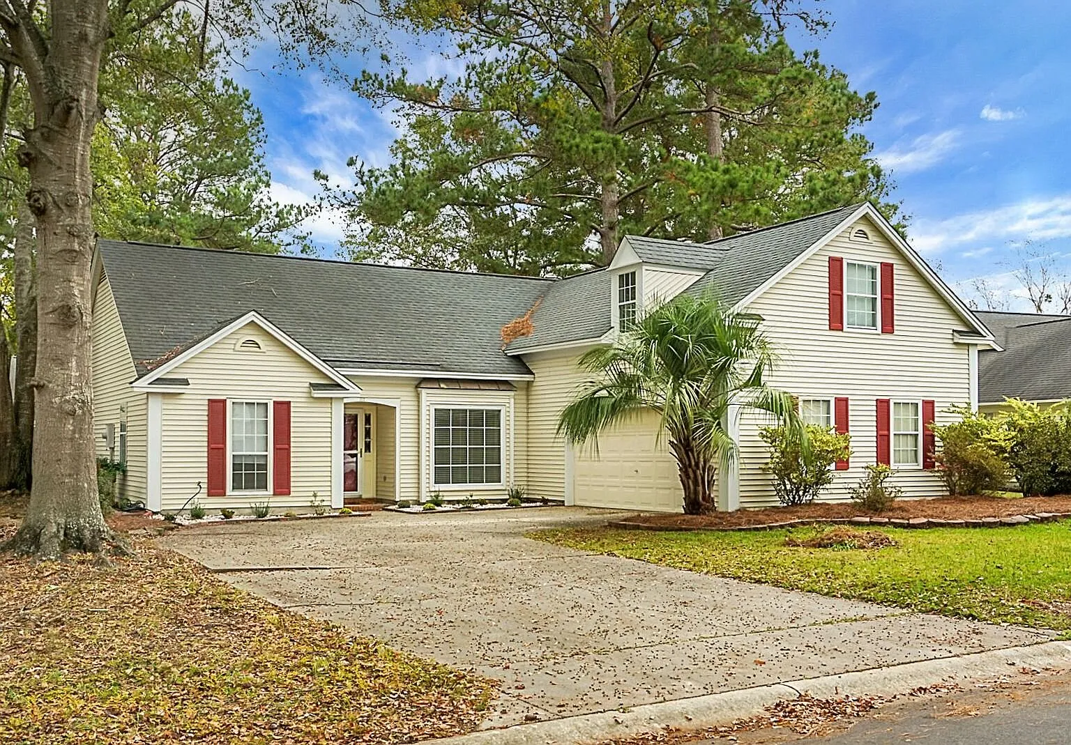 4 bed, 2.0 bath, 1947 sqft, $2,600 — Photo 2