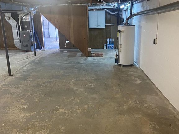 5th image of 112 Magnolia Dr