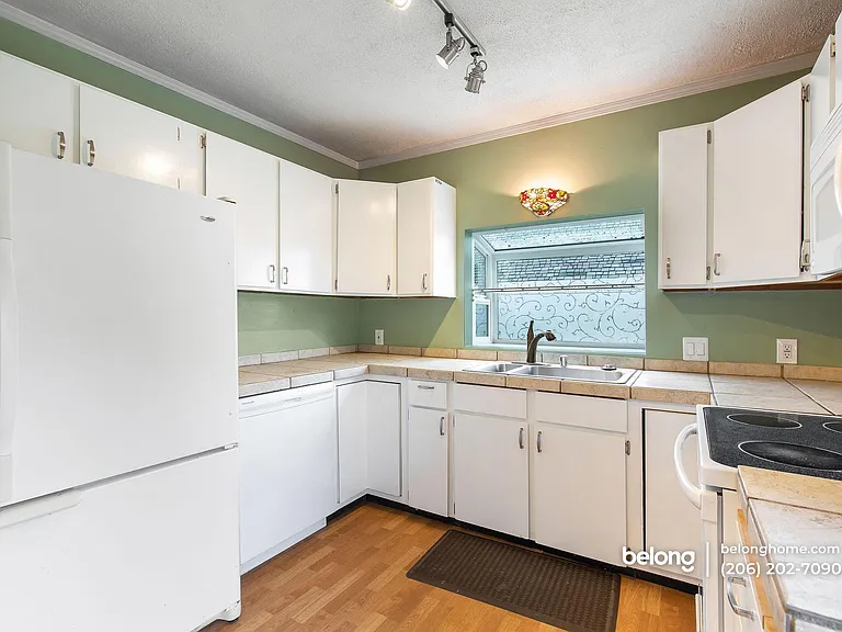 6350 37th Ave SW — Photo 15