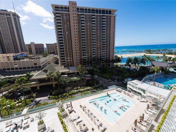 Hilton Hawaiian Village, Honolulu, Oahu, Hawaii (June 1979)