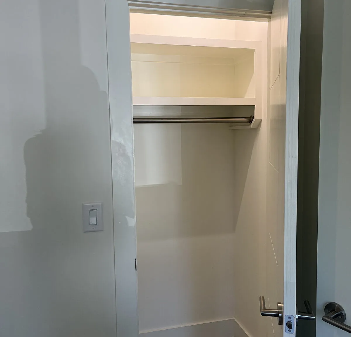 3 bed, 3.5 bath, 2010 sqft, $4,500 — Photo 4