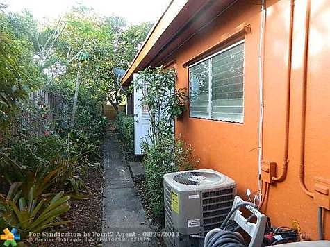 2nd image of 1520 NE 33rd St #2