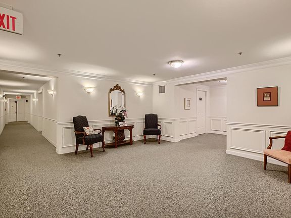 3rd image of 3100 Town Square Dr Unit 301