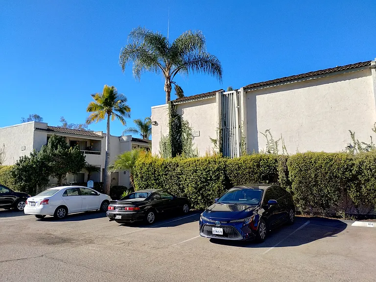 Black Mountain Villas — Photo 17