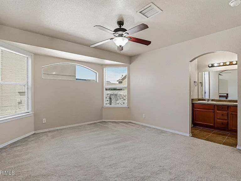 2300 Glitter Point — Photo 26