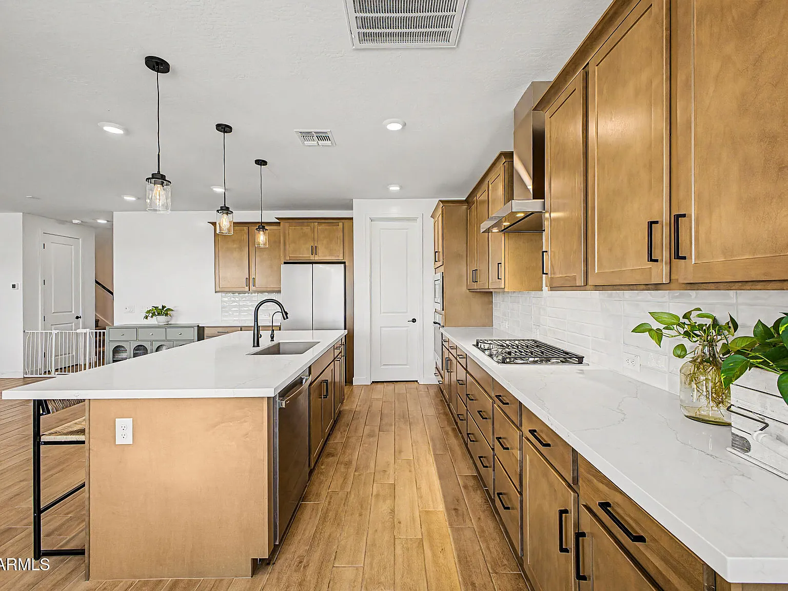 5 bed, 3.0 bath, 2852 sqft, $3,800 — Photo 1