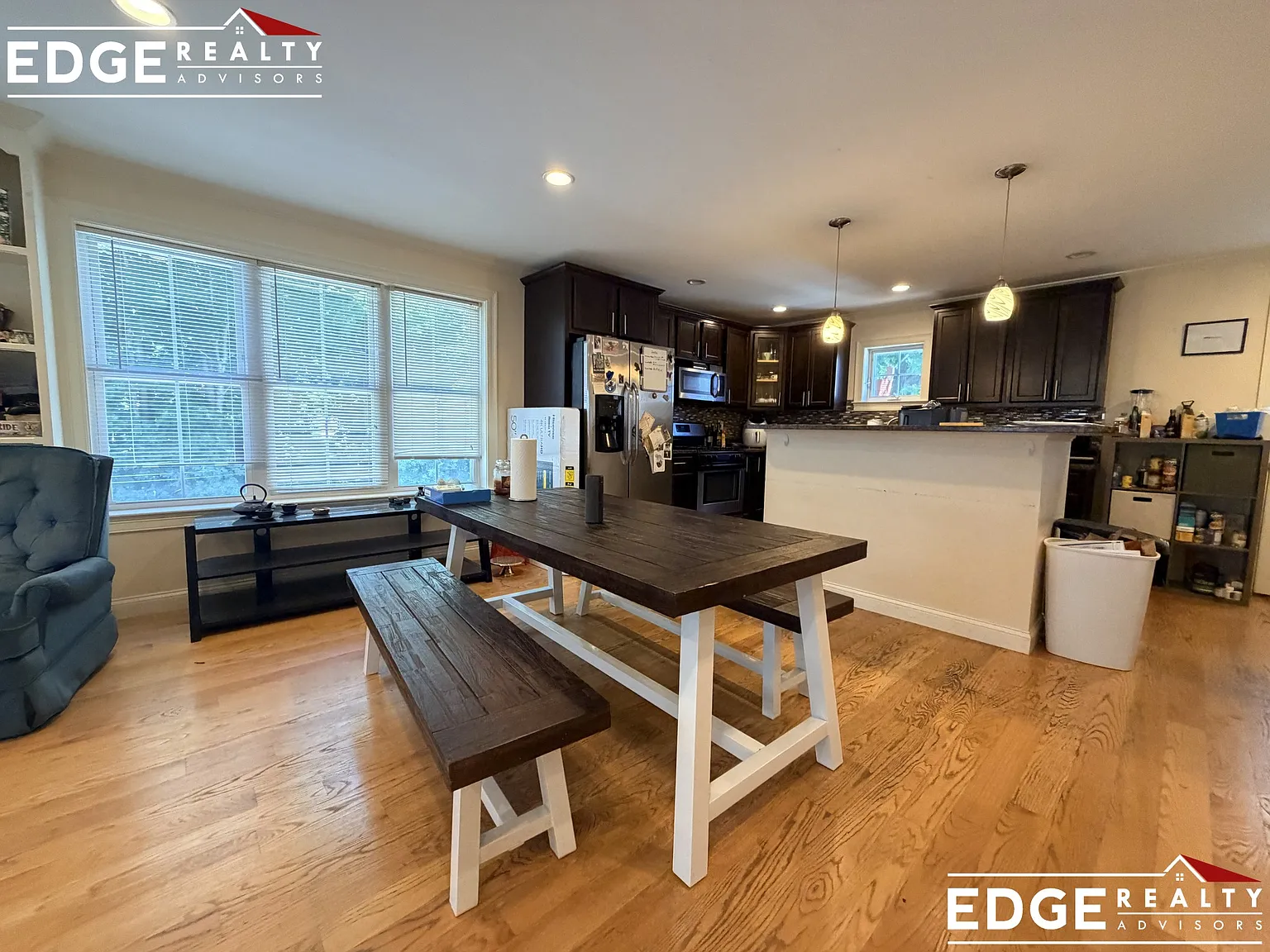 4 bed, 3.5 bath, 2000 sqft, $5,100 — Photo 4