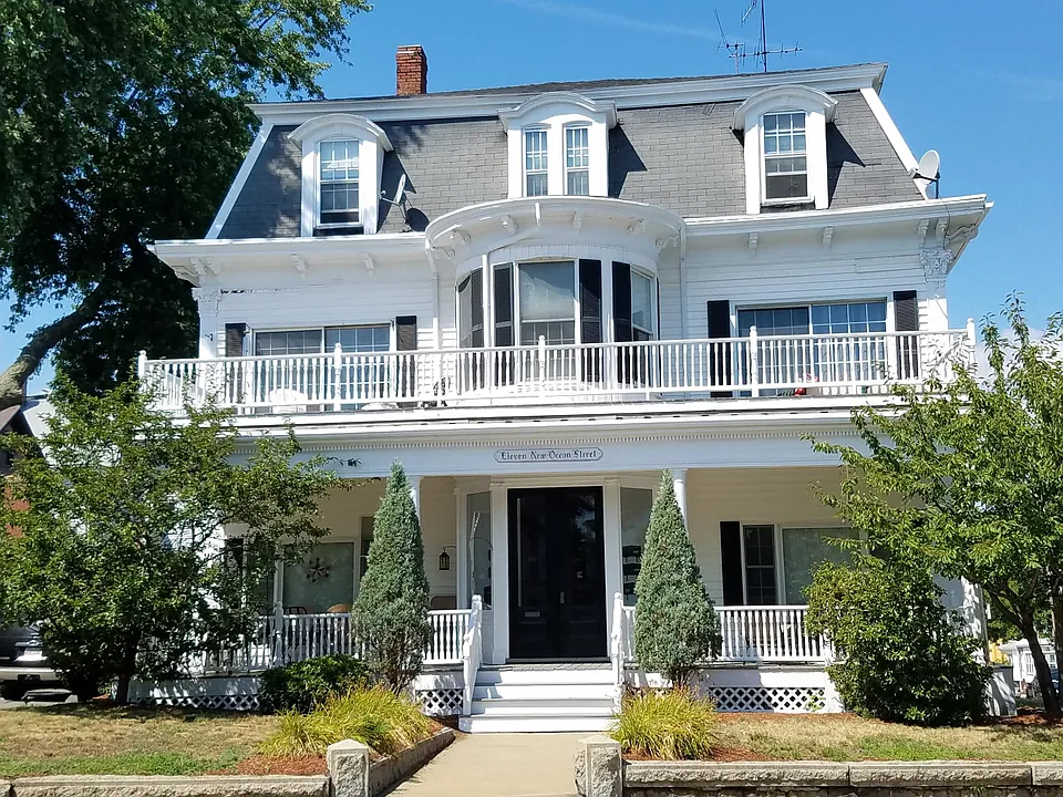 Front of house/6 unit Victorian home
