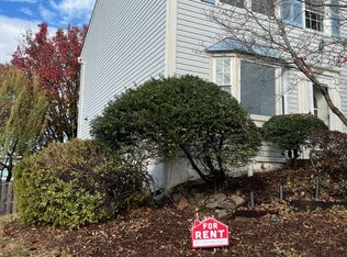 10988 Tower Pl, Manassas, VA 20109