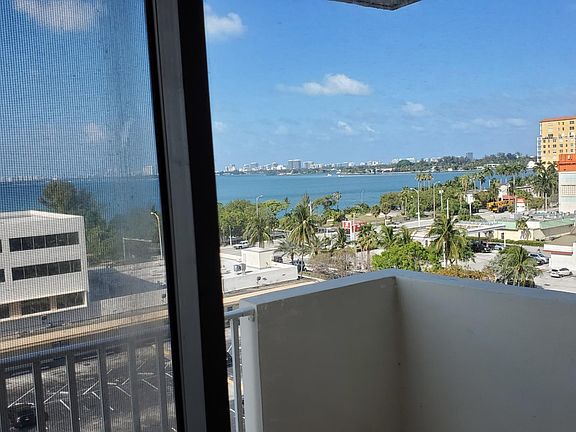 3rd image of 1455 N Treasure Dr