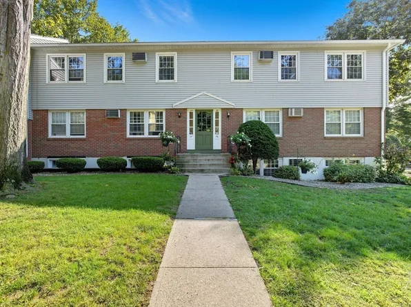 80 Brush Hill Ave APT 28, West Springfield, MA 01089