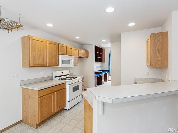 5th image of 1023 NE Beaumont Ln