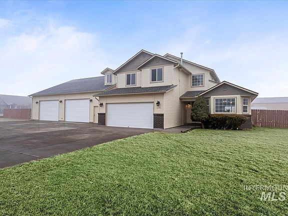 4th image of 1190 NW Bluegrass Cir