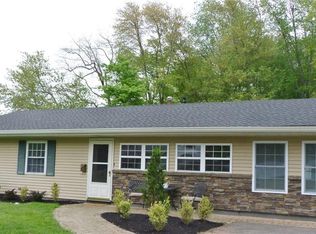 4 Halsey Rd, Kendall Park, NJ 08824