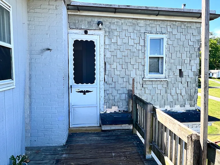 1411 E King St #6 — Photo 12