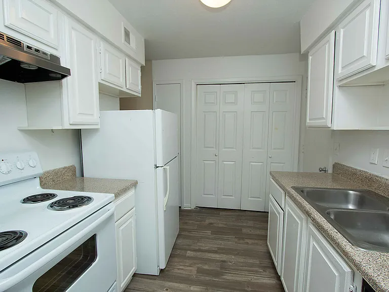 Trailing Vine Apartments — Photo 20