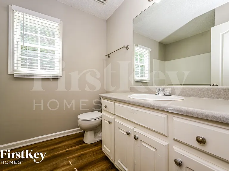 3349 Meadovista Dr — Photo 17