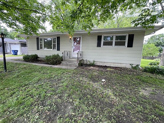 2nd image of 137 Holly St